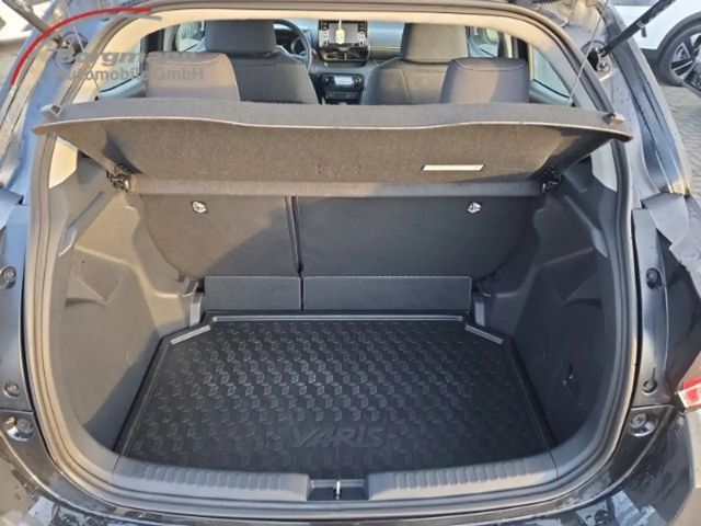 Toyota Yaris Hatchback Hybride Team D