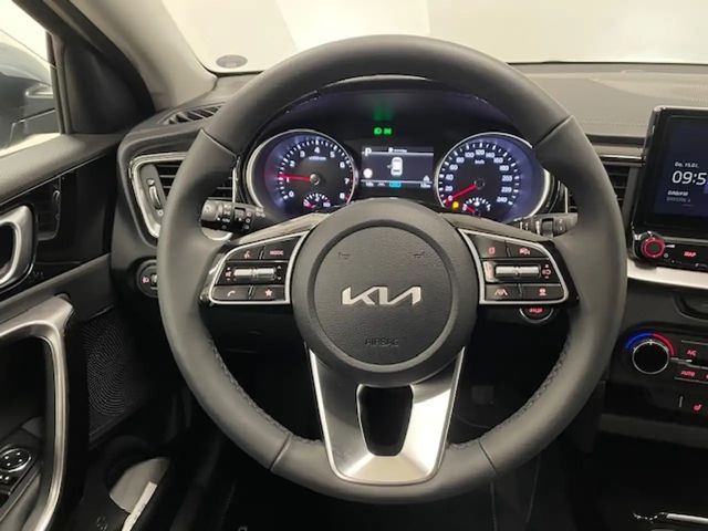 Kia Ceed Ultimate Tempomat VerkehrszeichenERK Navi