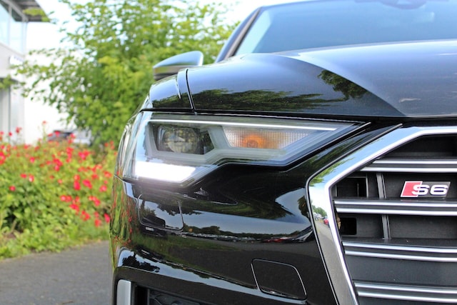 Audi S6 Quattro Sedan