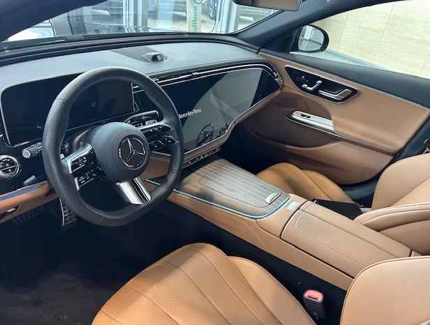 Mercedes-Benz E 200 AMG Line Sedan