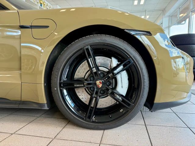 Porsche Taycan GTS Sport Turismo