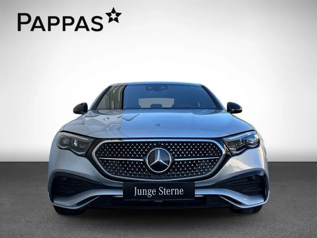 Mercedes-Benz E 200 4MATIC Sedan