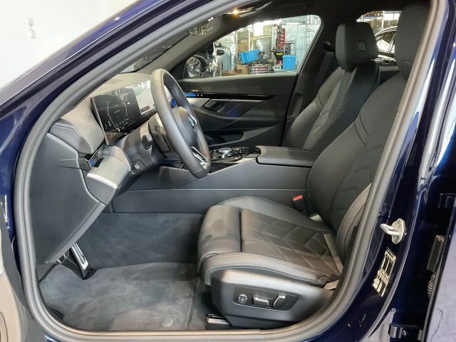 BMW 520 520i M-Sport Sedan