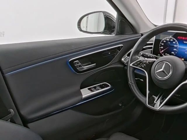 Mercedes-Benz E 300 AVANTGARDE Estate