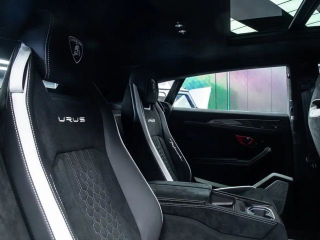 Lamborghini Urus Performante