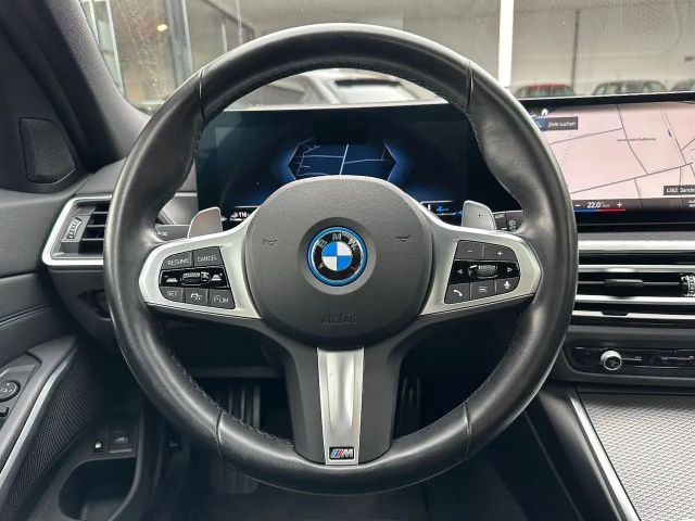 BMW 330 330e M-Sport Touring xDrive