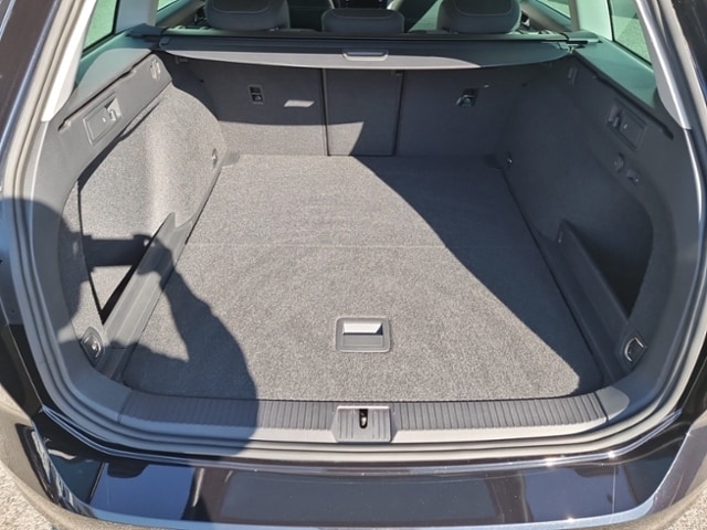 Volkswagen Passat 2,0 TSI DSG AHK EASY OPEN MATRIX-LED KAMERA NAVI SHZ ACC KLIMA LED ALU