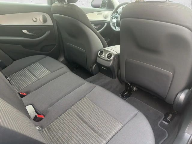 Mercedes-Benz E 220 AVANTGARDE E 220 d Estate