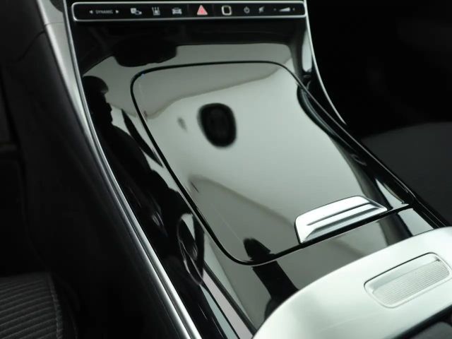 Mercedes-Benz C 200 AVANTGARDE Sedan