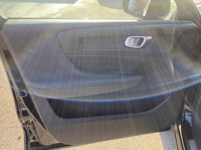 Volvo XC40 XC40 Navi LED Klima Standhzg Einparkhilfe el. Fenster