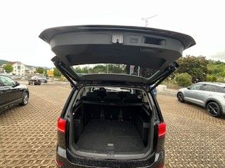 Volkswagen Touran DSG R-Line