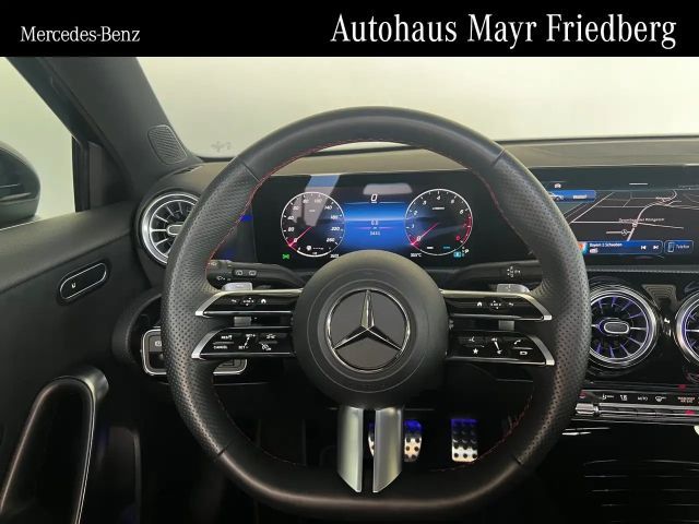 Mercedes-Benz A 200 AMG Line Premium