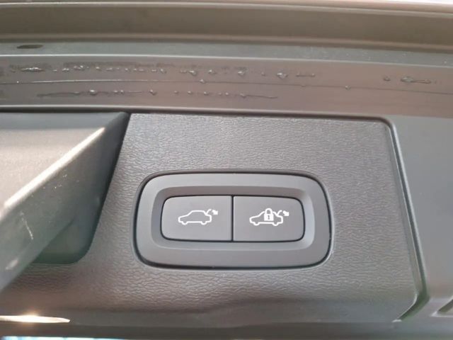 Volvo XC60 AWD Dark Plus