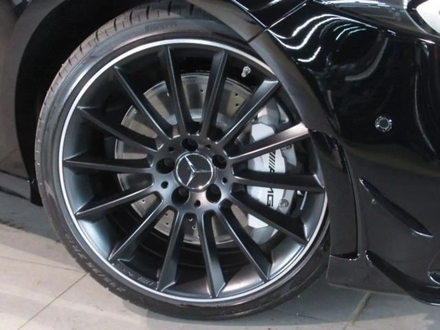 Mercedes-Benz A 35 AMG 4MATIC AMG Line