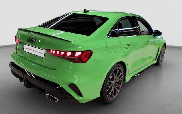 Audi RS3 Quattro S-Tronic Sedan
