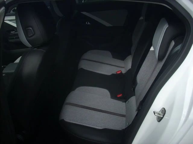 Opel Astra Elegance business+