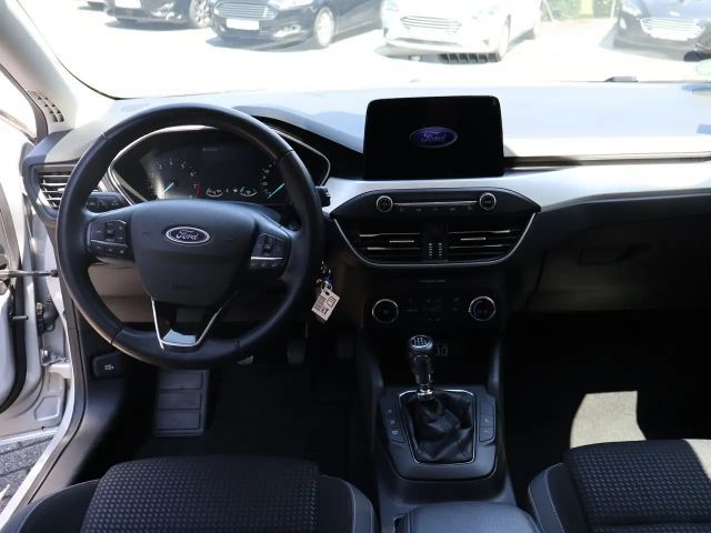 Ford Focus Cool & Connect