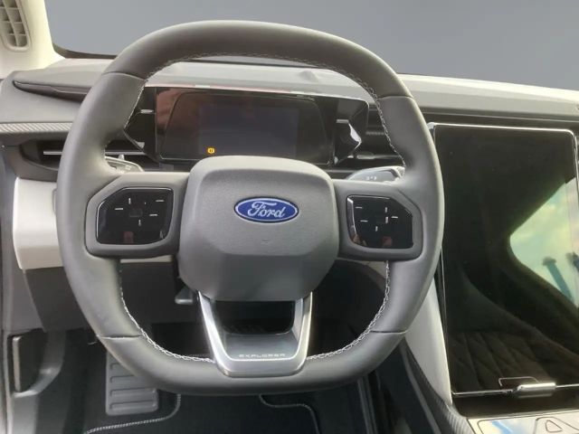Ford Explorer Premium RWD
