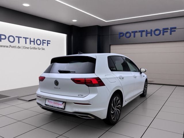 Volkswagen Golf 1.5 eTSI DSG Style