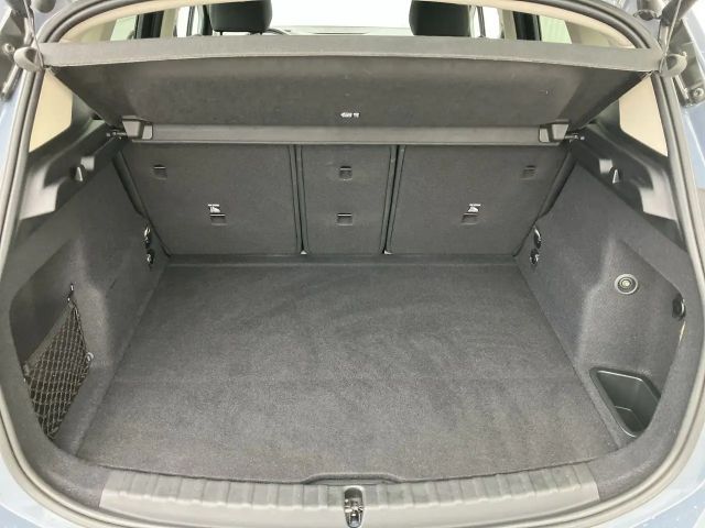 BMW 218 218d Luxury Line Sedan