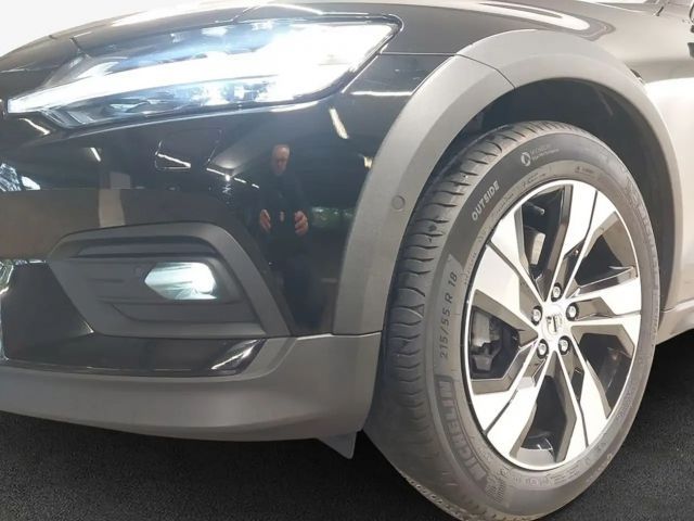 Volvo V60 Cross Country AWD Plus