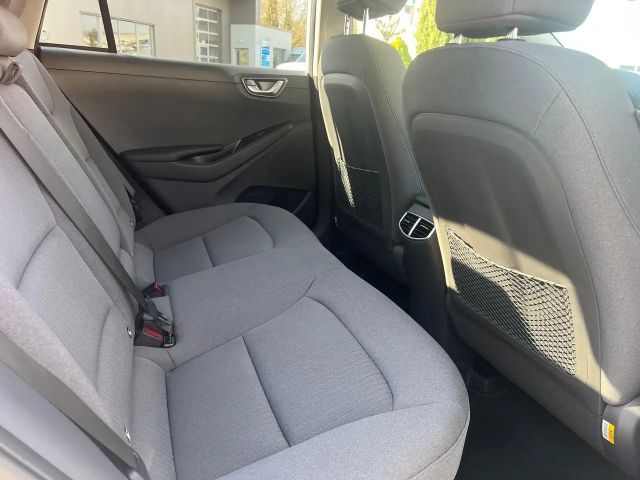 Hyundai Ioniq 1.6 Hybrid Plug-in Style