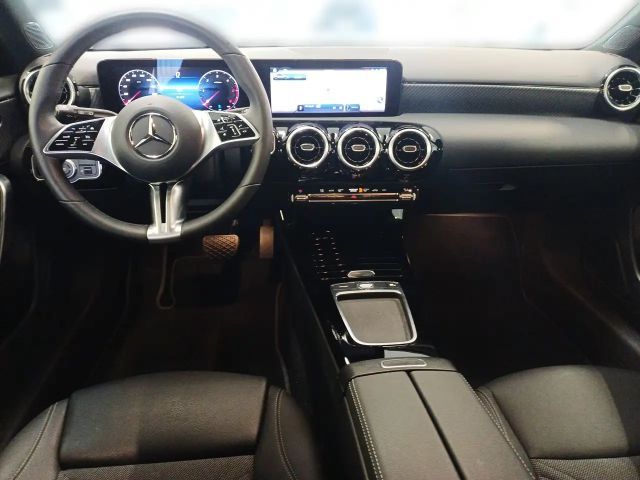 Mercedes-Benz A 200 A 200 d