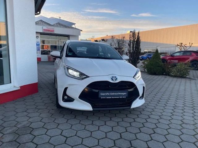 Toyota Yaris Hatchback Hybride Team D