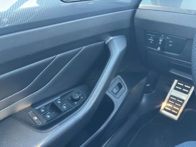 Volkswagen Passat 2.0 TDI R-Line Variant