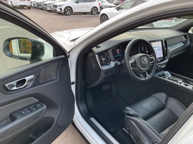 Volvo XC60 Dark Plus