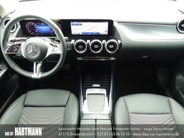 Mercedes-Benz B 200 Progressive Sedan