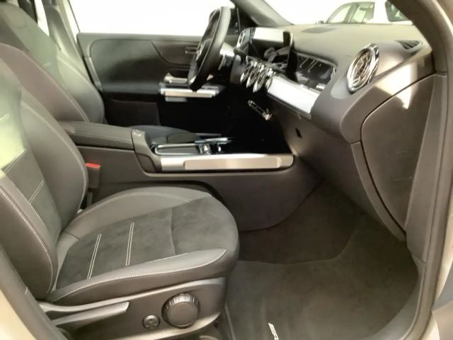 Mercedes-Benz GLB 220 4MATIC AMG Line