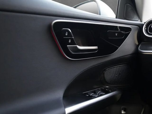 Mercedes-Benz C 180 AVANTGARDE Sedan