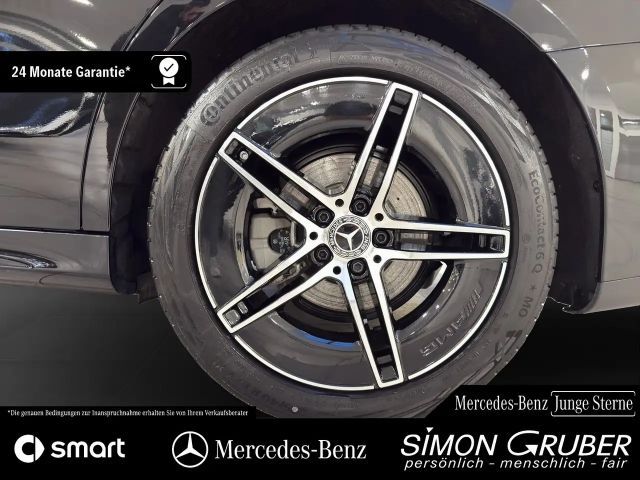 Mercedes-Benz E 220 AMG Line E 220 d Sedan