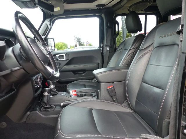 Jeep Wrangler Sahara