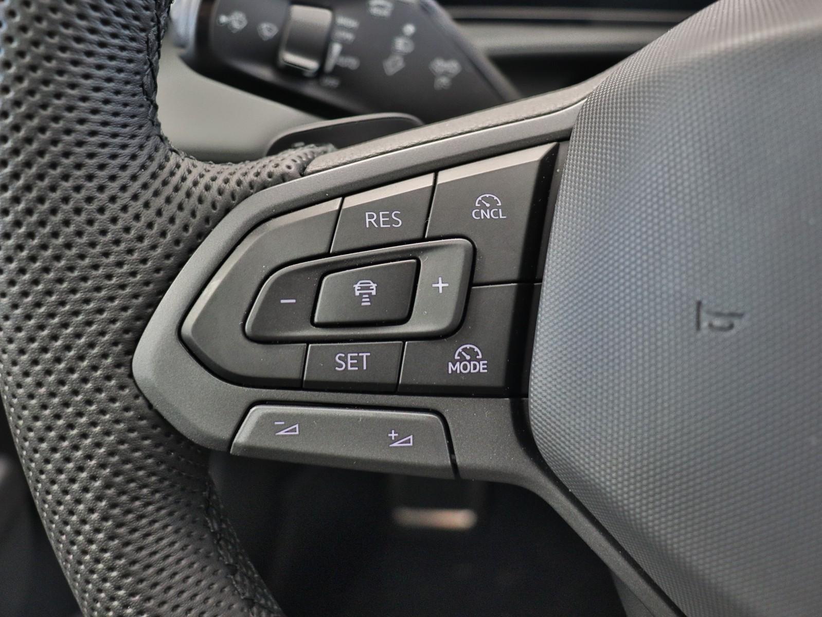 Volkswagen T-Roc 1.5 eTSI DSG R-Line