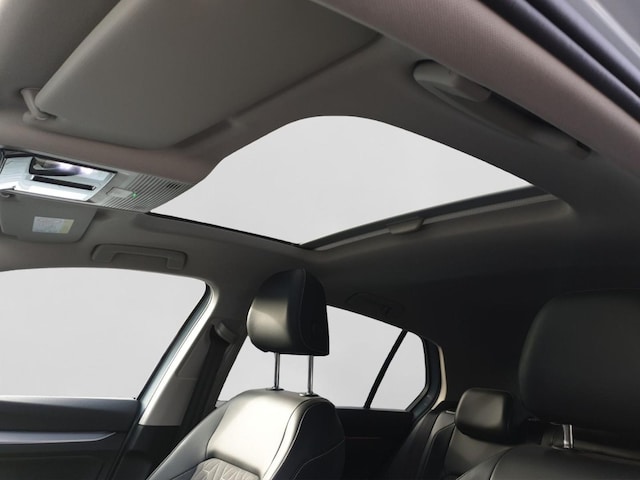 Volkswagen Golf 1.5 eTSI DSG