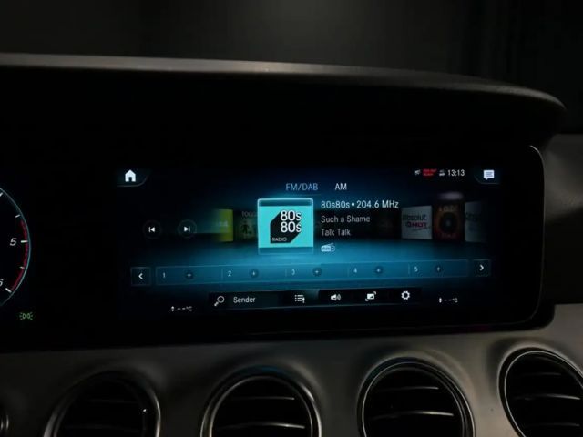 Mercedes-Benz E 220 AVANTGARDE E 220 d Sedan