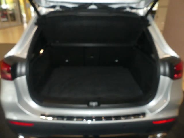 Mercedes-Benz GLA 250 4MATIC Progressive