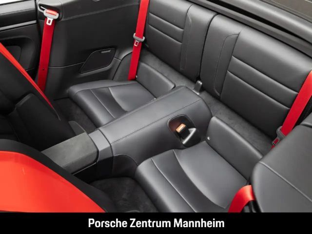 Porsche 992 4 Cabrio Carrera GTS
