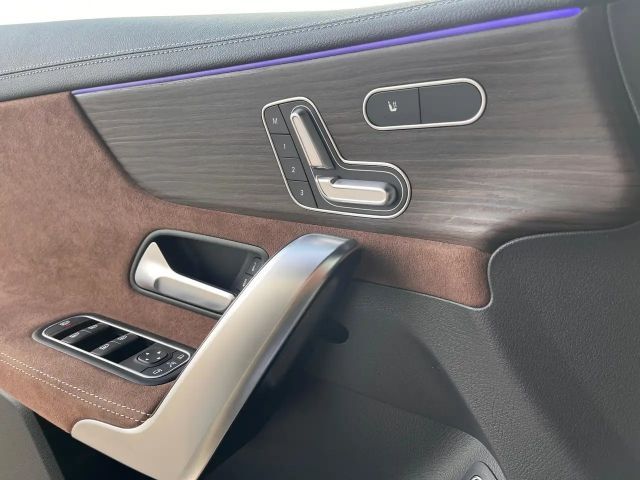 Mercedes-Benz CLA 220 AMG Line CLA 220 d Sedan