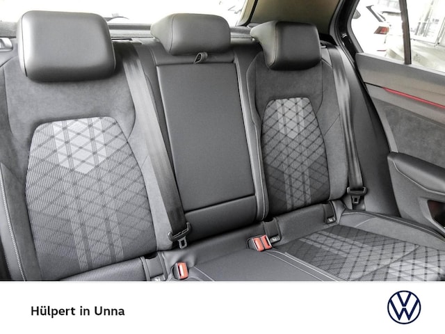 Volkswagen Golf 1.5 eTSI Golf VIII R-Line