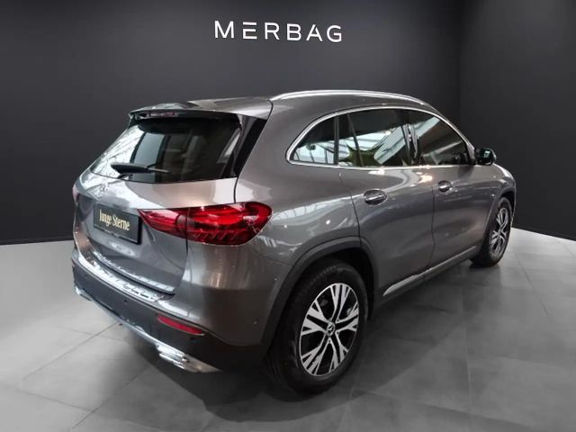 Mercedes-Benz GLA 200 Progressive