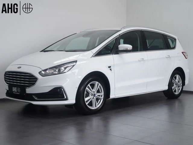 Ford S-Max Titanium