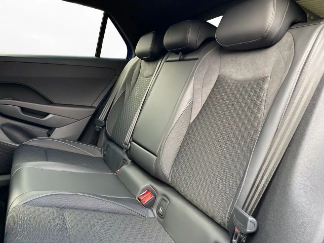 Volkswagen T-Roc 1.5 eTSI DSG R-Line