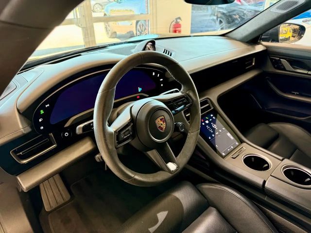 Porsche Taycan S Turbo
