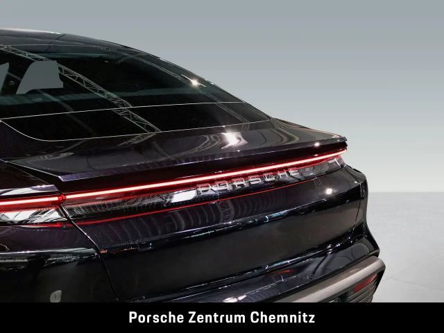 Porsche Taycan 4