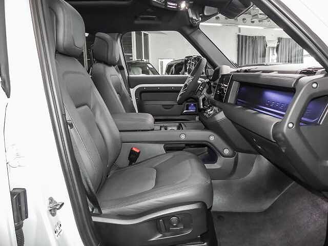 Land Rover Defender 110