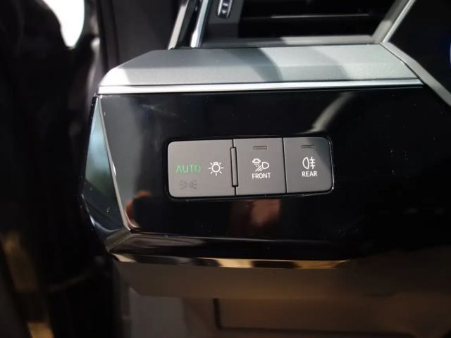 Audi Q8 e-tron 55 Business Quattro