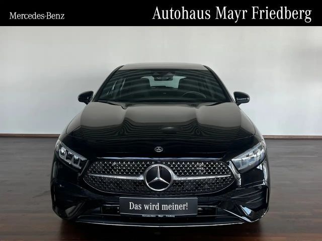 Mercedes-Benz A 200 AMG Line Premium